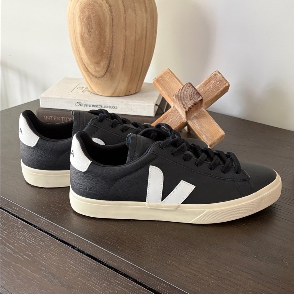 NWT Veja Campo Sneakers W10/M8